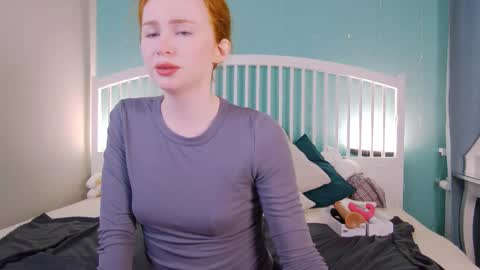 Snapshot of mira_glace chatting on 03.10.25 Mira3 online show from 03.10.25