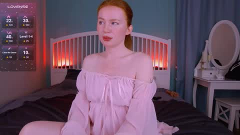 Snapshot of mira_glace chatting on 10.15.25 Mira3 online show from 10.15.25
