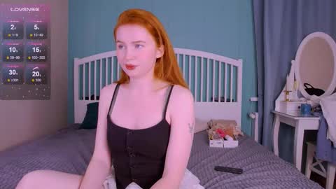 Snapshot of mira_glace chatting on 10.19.25 Mira3 online show from 10.19.25