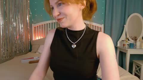 Snapshot of mira_glace chatting on 06.05.26 Mira3 online show from 06.05.26