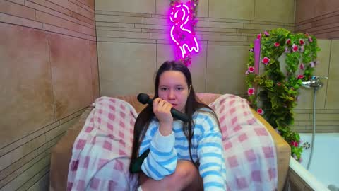 Snapshot of mira_karter chatting on 12.13.24 Mira online show from 12.13.24