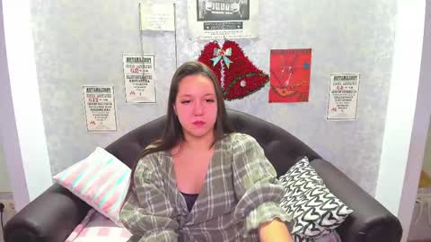Snapshot of mira_karter chatting on 12.25.24 Mira online show from 12.25.24