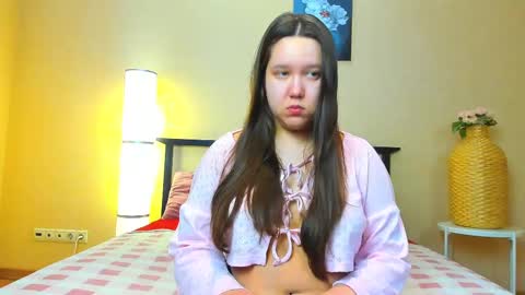 Snapshot of mira_karter chatting on 03.11.25 Mira online show from 03.11.25