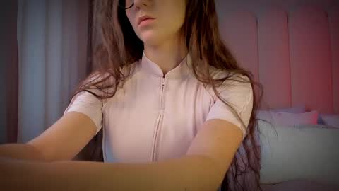 Snapshot of mira_kraviz chatting on 06.01.26 Mira online show from 06.01.26