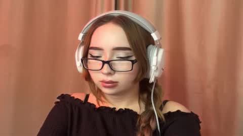 mira_light_ online show from 09.30.25