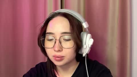 mira_light_ online show from 10.07.25