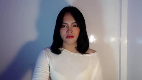 Mira Bella online show from 02.07.25