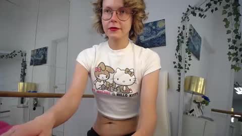 Snapshot of mira_marni chatting on 10.03.25 mira_marni online show from 10.03.25