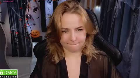 Snapshot of mira_mermayd chatting on 11.02.25 Mira online show from 11.02.25