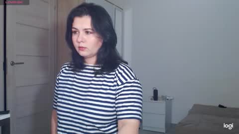 Snapshot of miradiaz chatting on 10.24.25 Meera online show from 10.24.25