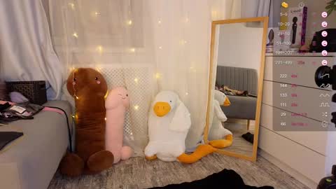 Snapshot of mirafalls chatting on 12.10.24 Mira online show from 12.10.24