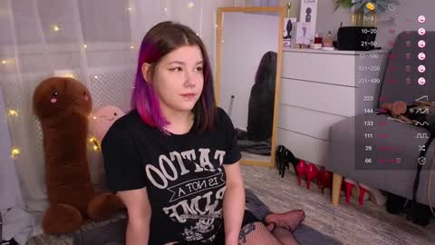 Snapshot of mirafalls chatting on 02.04.25 Mira online show from 02.04.25