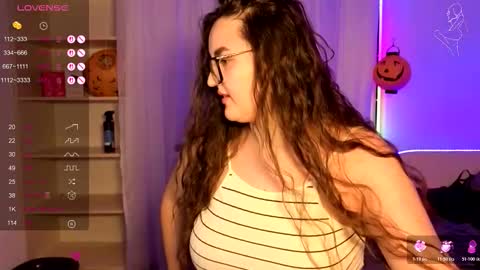 Snapshot of miraluccian chatting on 11.04.25 miraluccian online show from 11.04.25