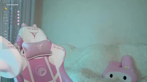 Snapshot of miranaliebert chatting on 11.23.25 Mirana online show from 11.23.25