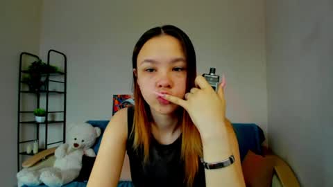 Snapshot of miranda_holms chatting on 07.04.26 miranda_holms online show from 07.04.26