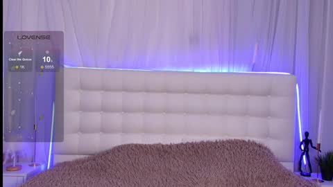 Snapshot of miranda_kery chatting on 09.19.25 Mira online show from 09.19.25