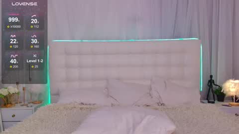 Snapshot of miranda_kery chatting on 10.16.25 Mira online show from 10.16.25