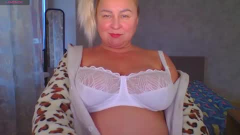 Snapshot of miranda_robinson chatting on 11.06.25 Miranda online show from 11.06.25