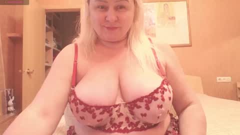 Snapshot of miranda_robinson chatting on 05.17.26 Miranda online show from 05.17.26