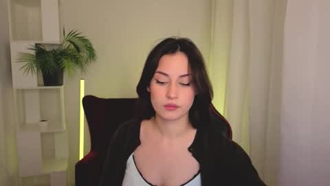 Snapshot of mirandabey chatting on 10.22.25 Jasmine online show from 10.22.25