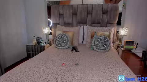 Snapshot of mirandacollins_ chatting on 11.02.25 Miranda online show from 11.02.25