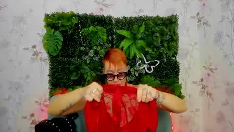 Snapshot of mirandagill chatting on 12.23.24 mirandagill online show from 12.23.24