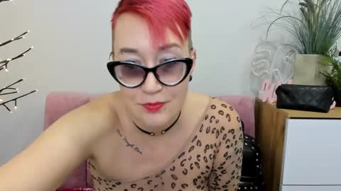 Snapshot of mirandagill chatting on 01.29.25 mirandagill online show from 01.29.25