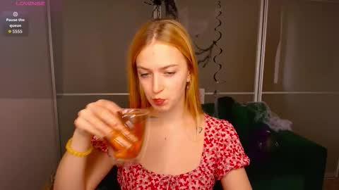 Snapshot of mirandamayers chatting on 11.10.25 MirandaMayers online show from 11.10.25