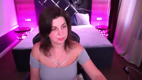 Snapshot of mirandawarm chatting on 10.14.25 Miranda online show from 10.14.25