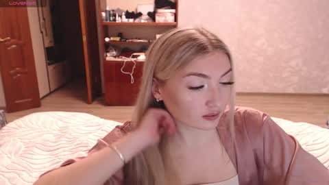 Snapshot of miraroy chatting on 02.08.26 Mira online show from 02.08.26