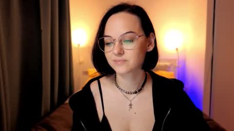 MiraSkyy online show from 10.23.25