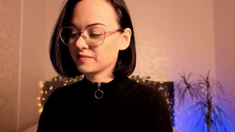 MiraSkyy online show from 12.01.25