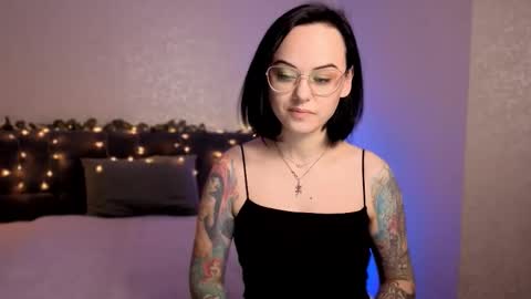 MiraSkyy online show from 12.14.25