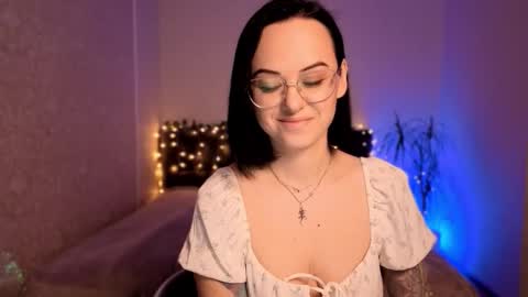 MiraSkyy online show from 12.19.25