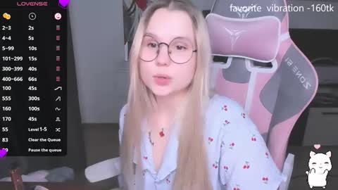 Kira online show from 10.17.25