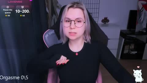 Kira online show from 04.10.26