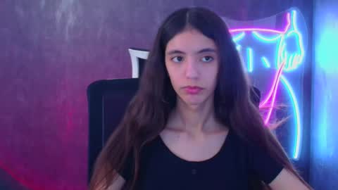 Snapshot of miri_miss chatting on 12.15.24 Miri online show from 12.15.24