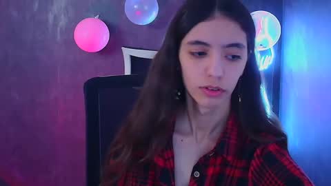 Snapshot of miri_miss chatting on 02.12.25 Miri online show from 02.12.25