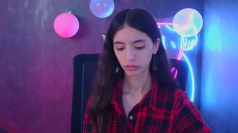 Snapshot of miri_miss chatting on 02.12.25 Miri online show from 02.12.25