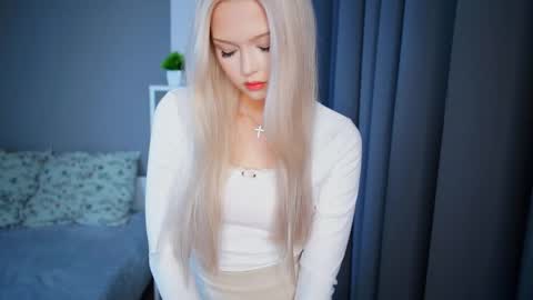 Snapshot of mirianscorgie chatting on 10.15.25 Elsa online show from 10.15.25