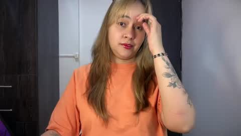 Snapshot of mirilinda chatting on 06.18.26 mirilinda online show from 06.18.26