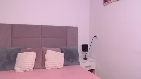 Snapshot of miryamines chatting on 01.14.25 MiryamInes online show from 01.14.25