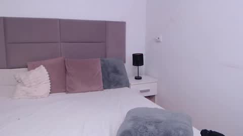 Snapshot of miryamines chatting on 02.24.25 MiryamInes online show from 02.24.25