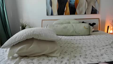 Snapshot of mis_eva chatting on 02.20.25 Eva online show from 02.20.25