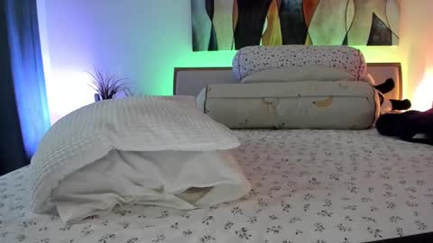 Snapshot of mis_eva chatting on 02.28.25 Eva online show from 02.28.25