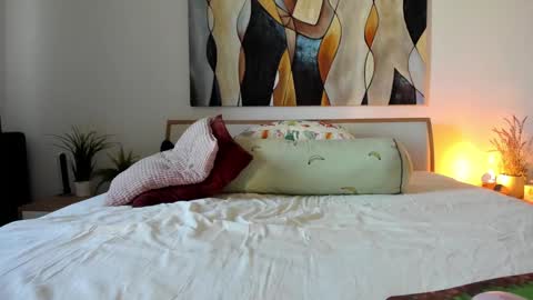 Snapshot of mis_eva chatting on 09.16.25 Eva online show from 09.16.25