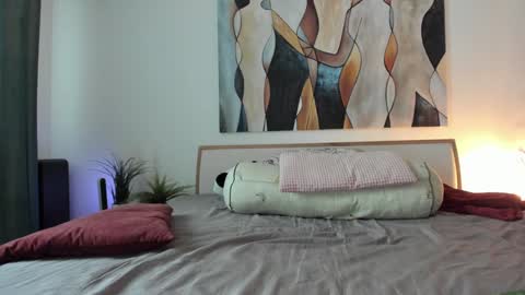 Snapshot of mis_eva chatting on 10.06.25 Eva online show from 10.06.25