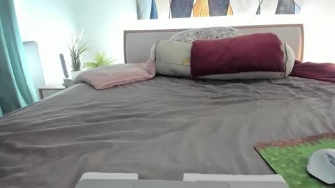 Snapshot of mis_eva chatting on 10.25.25 Eva online show from 10.25.25