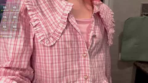 Snapshot of mishahartwigsen chatting on 10.08.25 Molly online show from 10.08.25