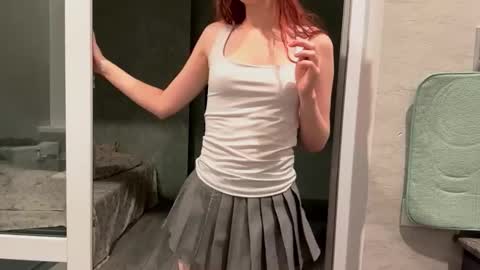 Snapshot of mishahartwigsen chatting on 10.17.25 Molly online show from 10.17.25